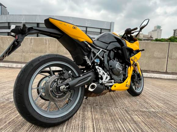 Suzuki GSX-8R