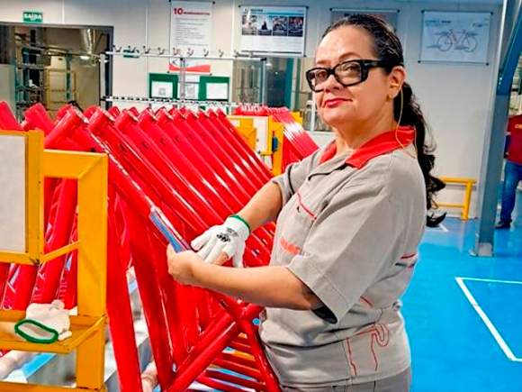 Mulheres Impulsionam o Setor de Duas Rodas