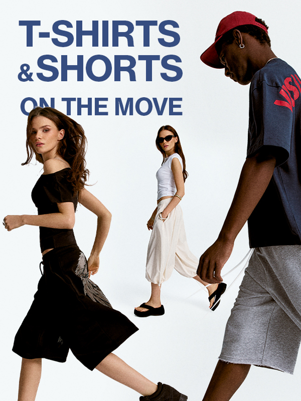 Modely v letních outfitech; text T-SHIRTS & SHORTS ON THE MOVE.