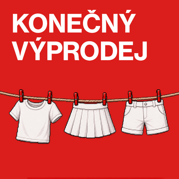 KONEČNÝ VÝPRODEJ – bílé tričko, sukně a šortky zavěšené na šňůře.